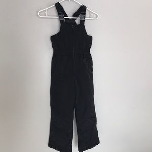 Kids Black Snowpants size 6/7